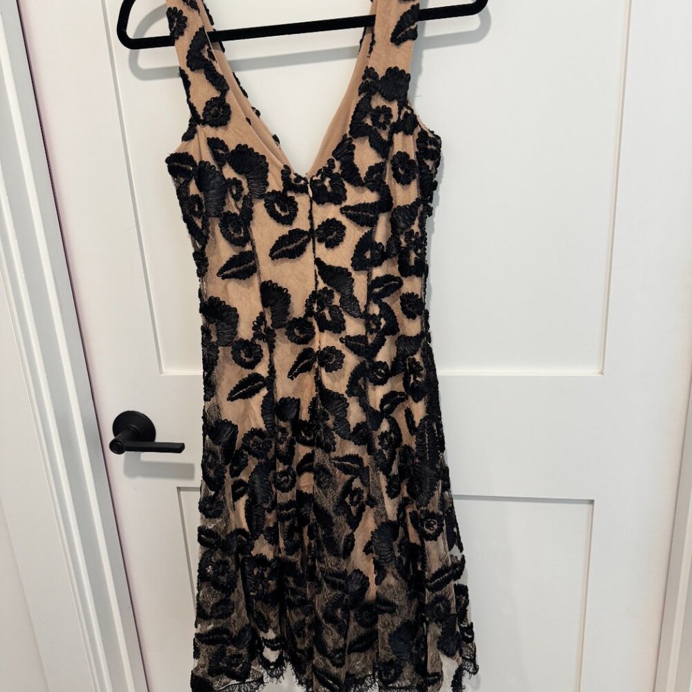 Black lace flowers over nude slip Cocktail Dress - Dress the Population size Med - Picture 6 of 7
